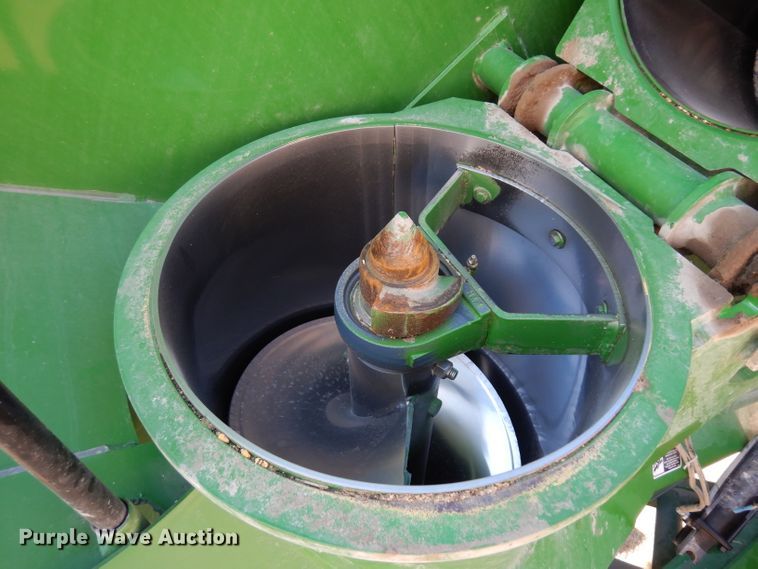 image for item GJ9027 Brent 882 grain cart