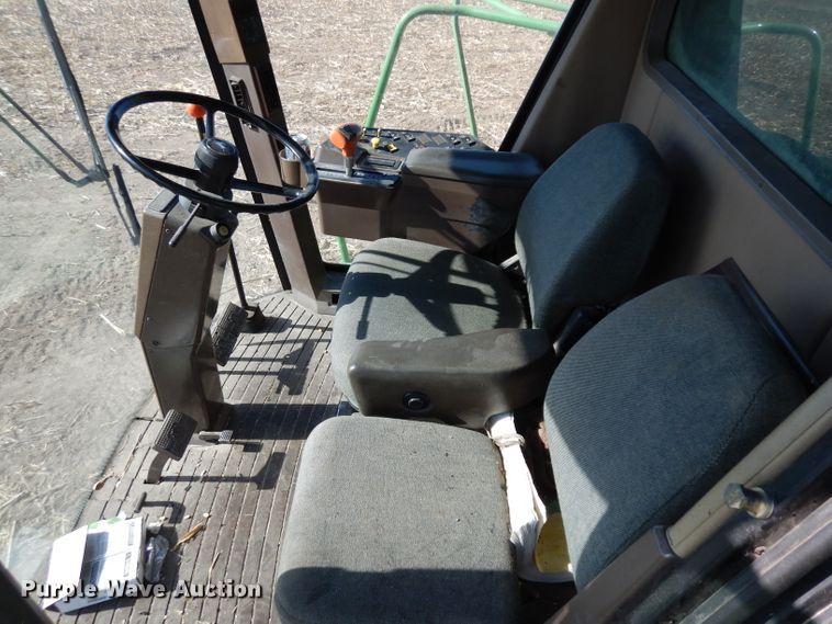 image for item GJ9028 1995 John Deere 9500 combine