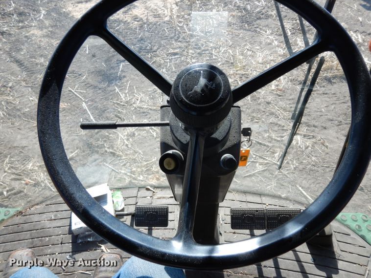 image for item GJ9028 1995 John Deere 9500 combine