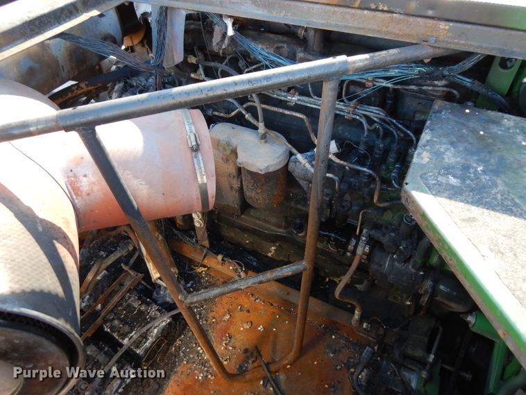 image for item GJ9028 1995 John Deere 9500 combine