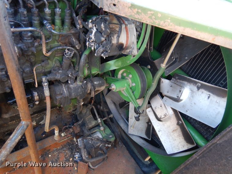 image for item GJ9028 1995 John Deere 9500 combine