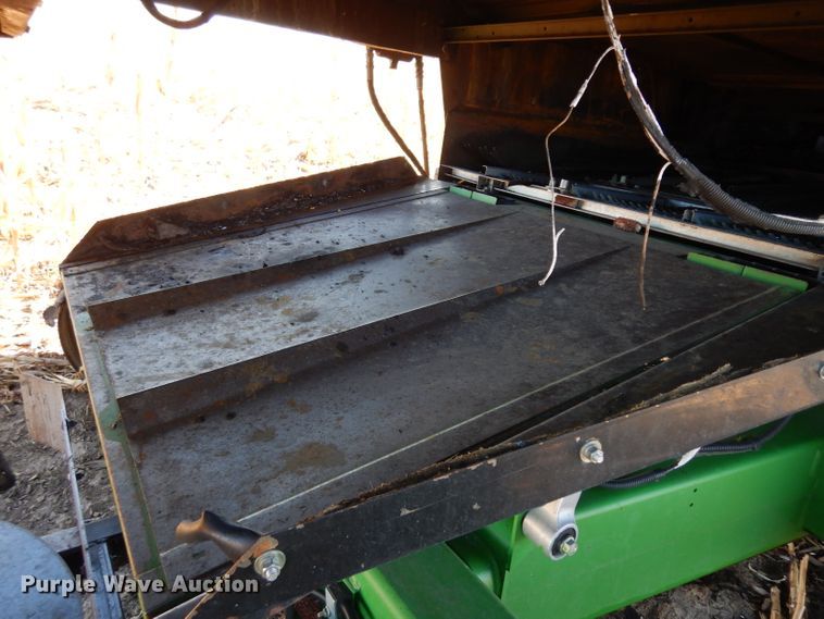 image for item GJ9028 1995 John Deere 9500 combine