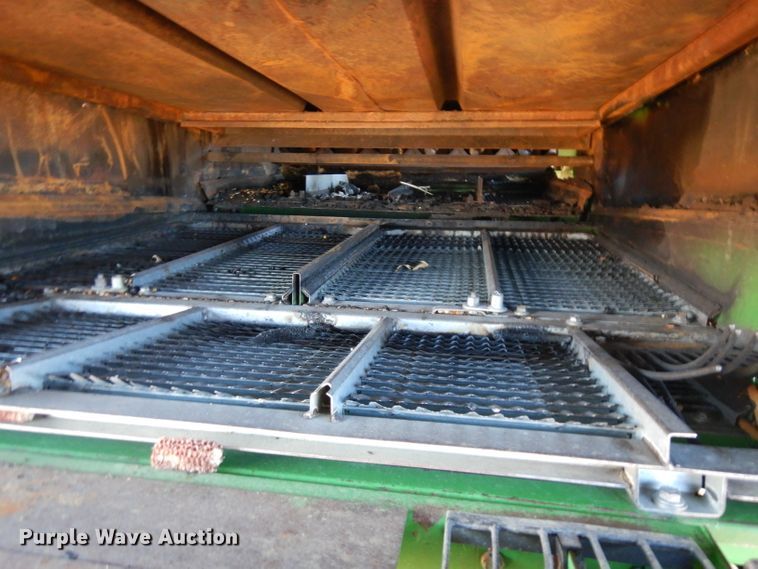 image for item GJ9028 1995 John Deere 9500 combine