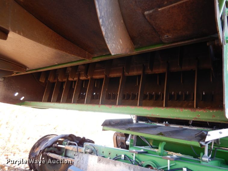 image for item GJ9028 1995 John Deere 9500 combine