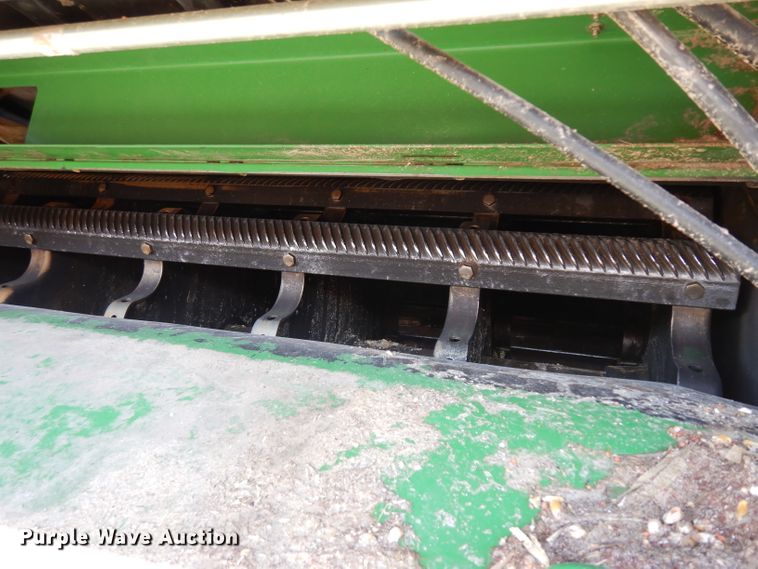 image for item GJ9028 1995 John Deere 9500 combine