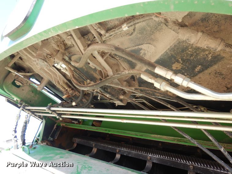 image for item GJ9028 1995 John Deere 9500 combine