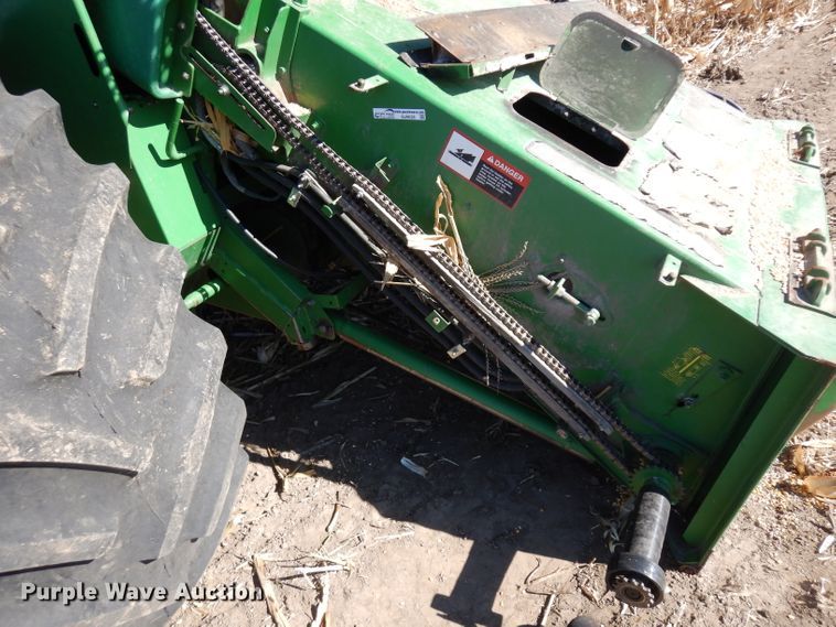 image for item GJ9028 1995 John Deere 9500 combine