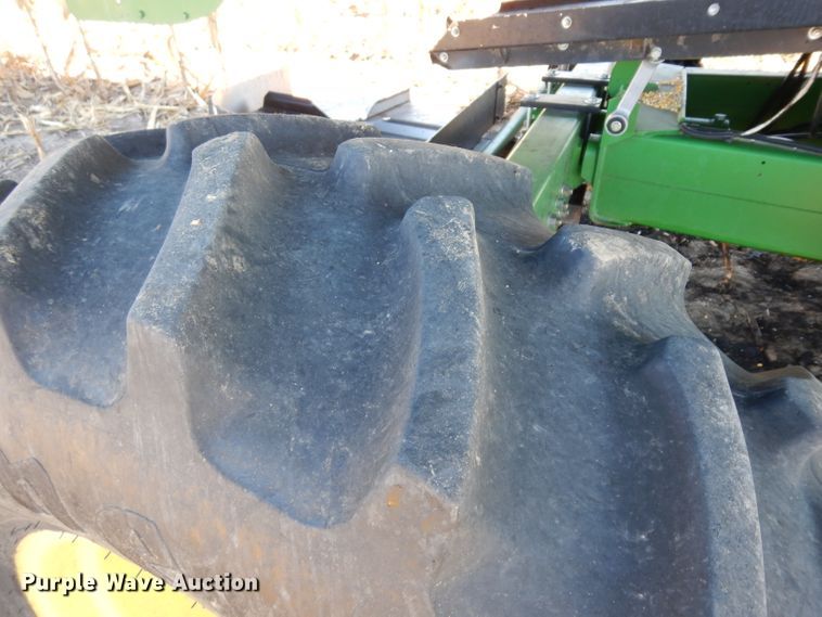 image for item GJ9028 1995 John Deere 9500 combine