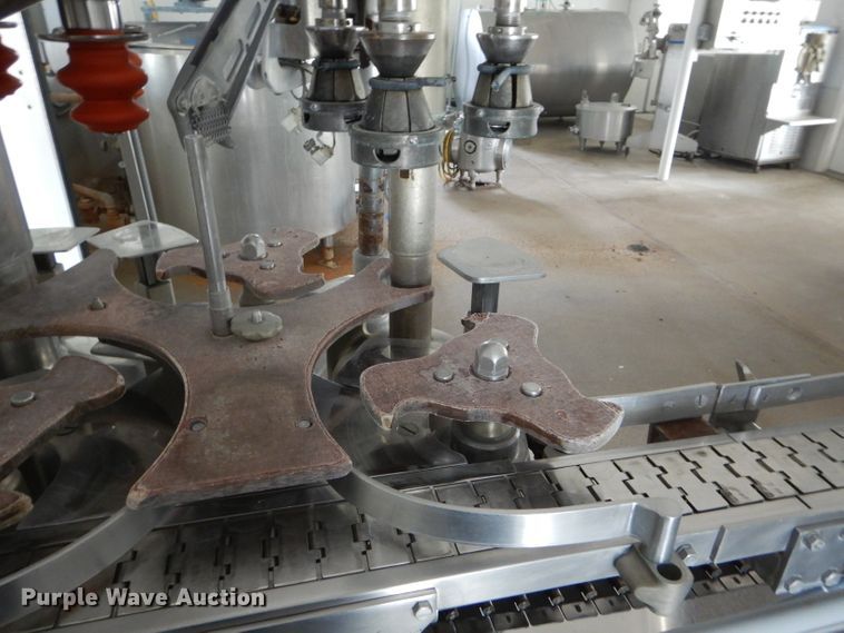 image for item GJ9935 Federal seven head bottle filler