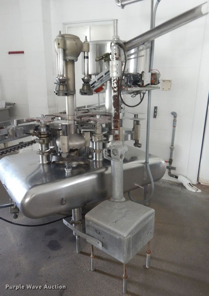 image for item GJ9935 Federal seven head bottle filler