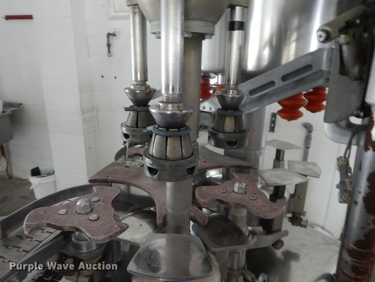 image for item GJ9935 Federal seven head bottle filler