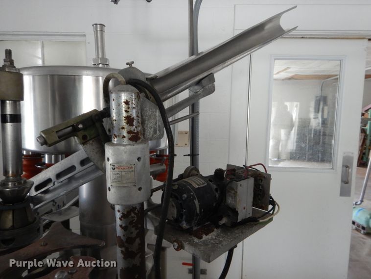 image for item GJ9935 Federal seven head bottle filler