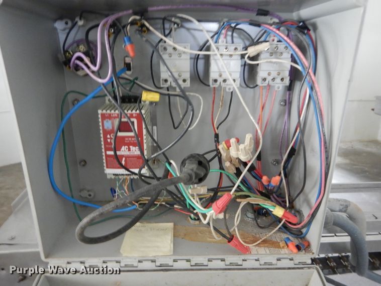 image for item GJ9935 Federal seven head bottle filler