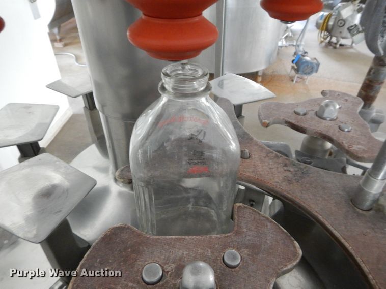 image for item GJ9935 Federal seven head bottle filler