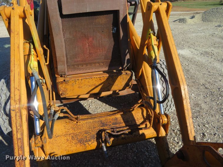 image for item H1183 1991 Case 580 Super K landscape tractor