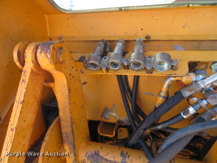 image for item H1183 1991 Case 580 Super K landscape tractor