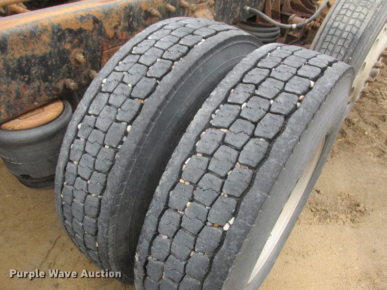 image for item DA8335 1996 Peterbilt 378 truck cab and chassis