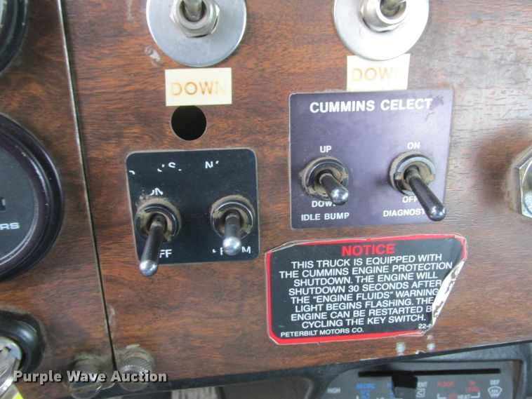 image for item DA8335 1996 Peterbilt 378 truck cab and chassis