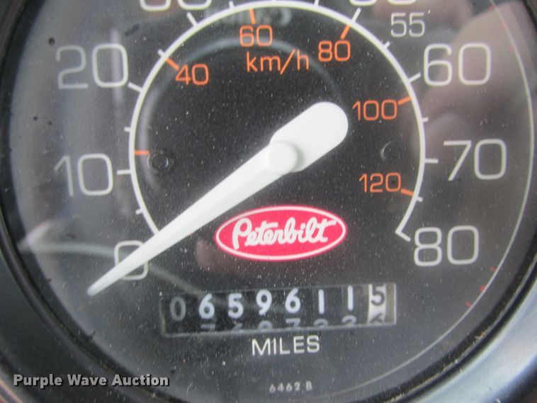 image for item DA8335 1996 Peterbilt 378 truck cab and chassis