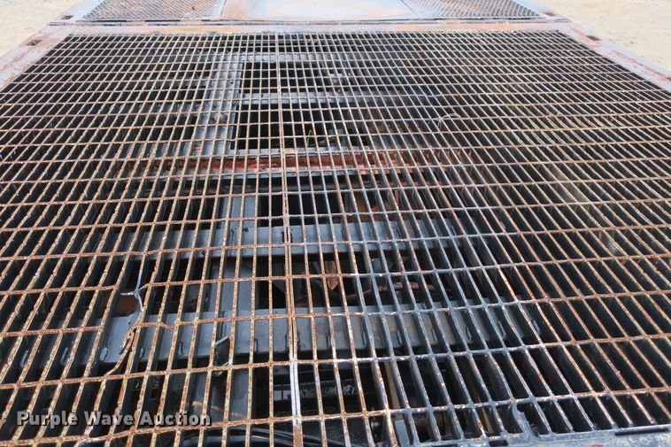 image for item DB10131 1989 Trail King HT Series 20 drop deck equipment trailer