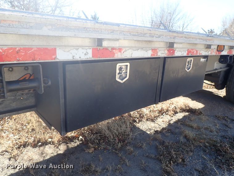 image for item DB7540 1999 Chaparral flatbed trailer