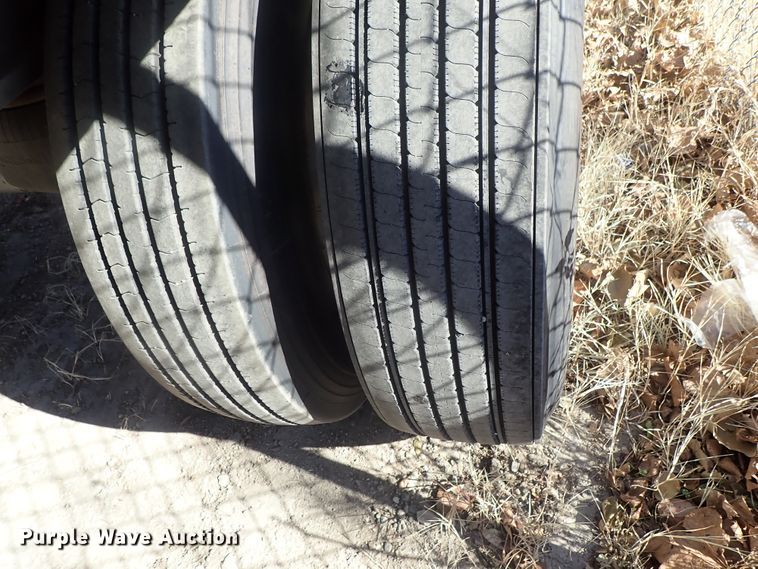 image for item DB7540 1999 Chaparral flatbed trailer