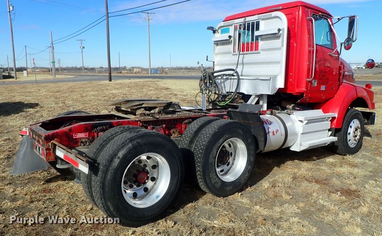 image for item DB7541 2010 Western Star 4900 semi truck