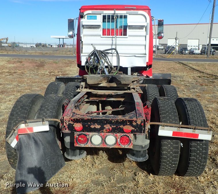 image for item DB7541 2010 Western Star 4900 semi truck