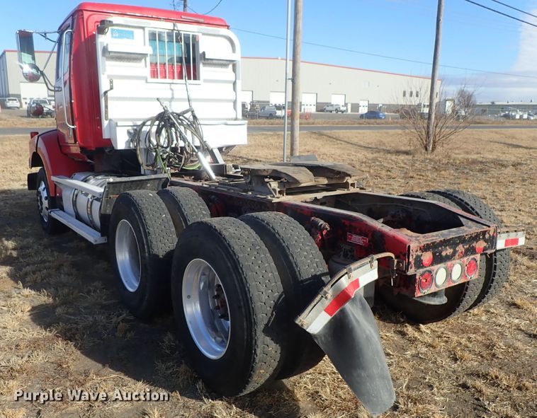 image for item DB7541 2010 Western Star 4900 semi truck