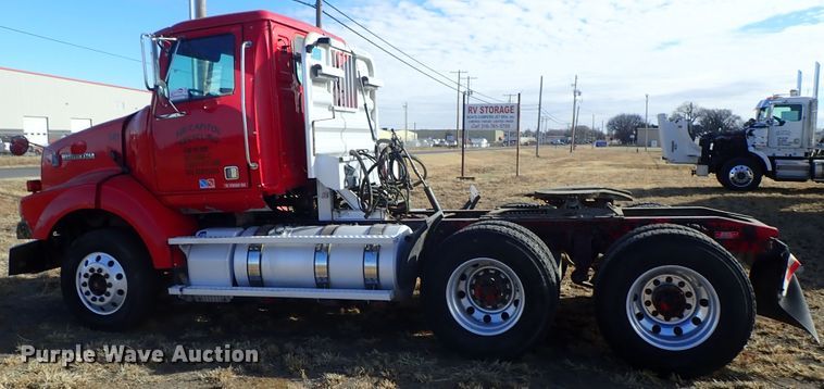 image for item DB7541 2010 Western Star 4900 semi truck