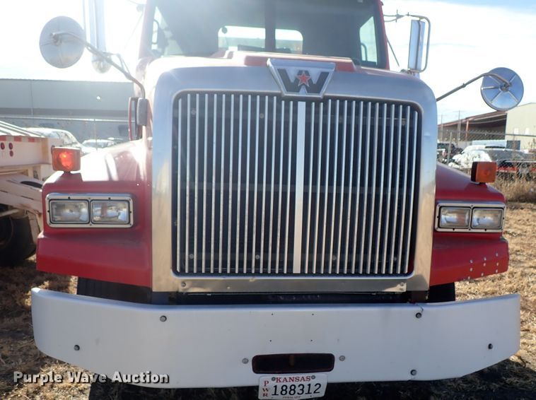 image for item DB7541 2010 Western Star 4900 semi truck