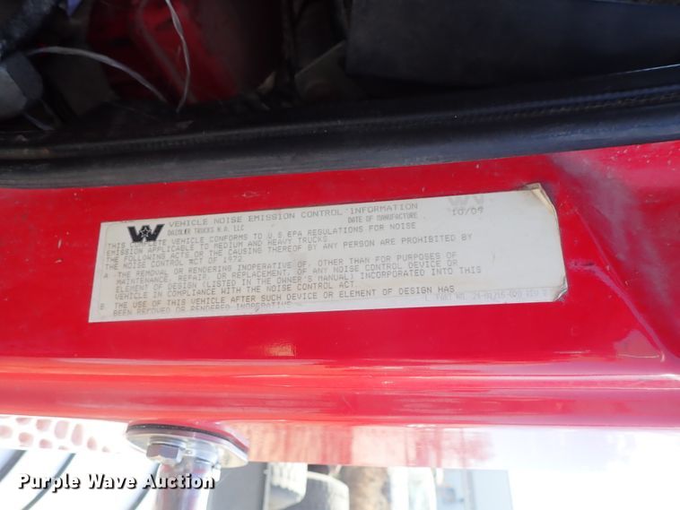 image for item DB7541 2010 Western Star 4900 semi truck