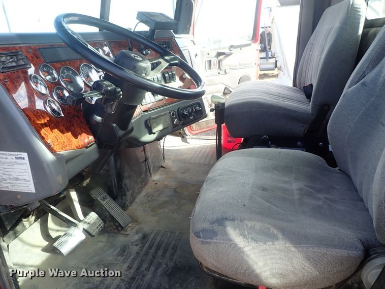 image for item DB7541 2010 Western Star 4900 semi truck