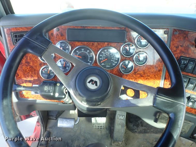 image for item DB7541 2010 Western Star 4900 semi truck