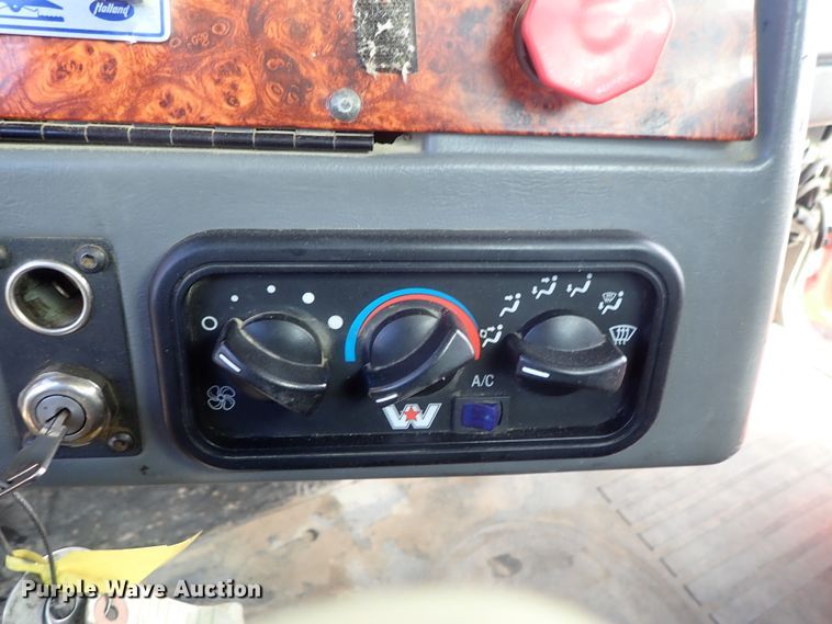 image for item DB7541 2010 Western Star 4900 semi truck