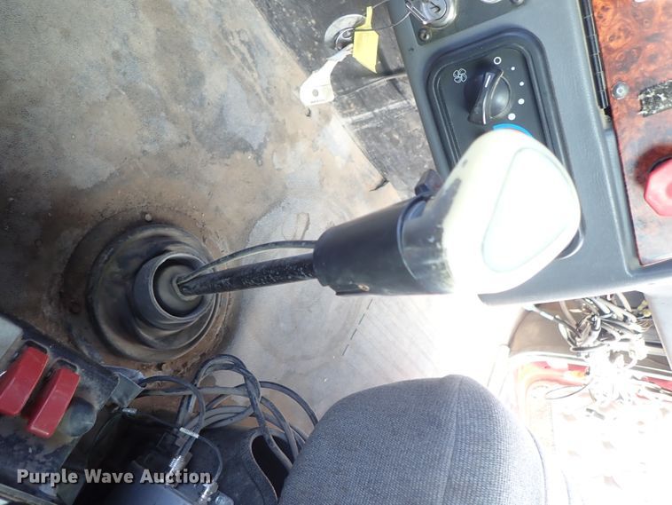 image for item DB7541 2010 Western Star 4900 semi truck