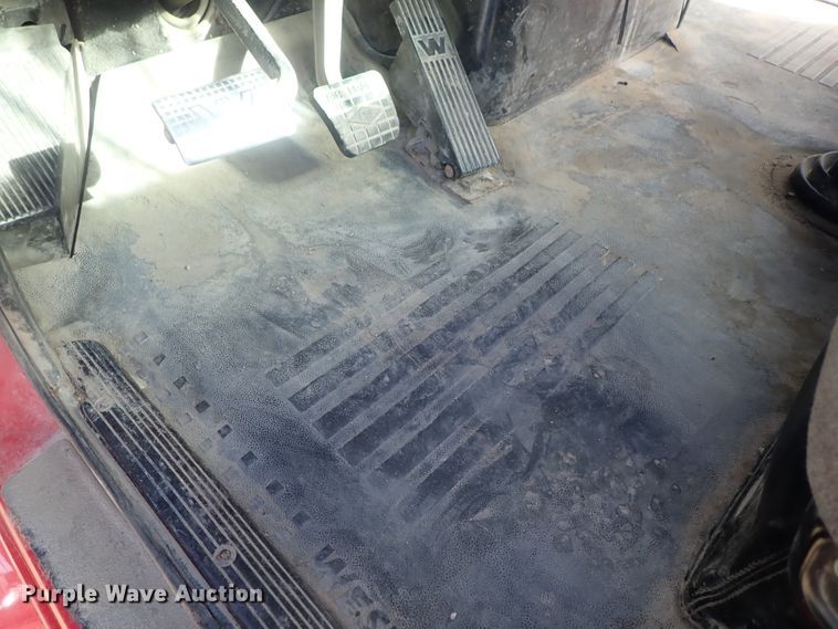 image for item DB7541 2010 Western Star 4900 semi truck