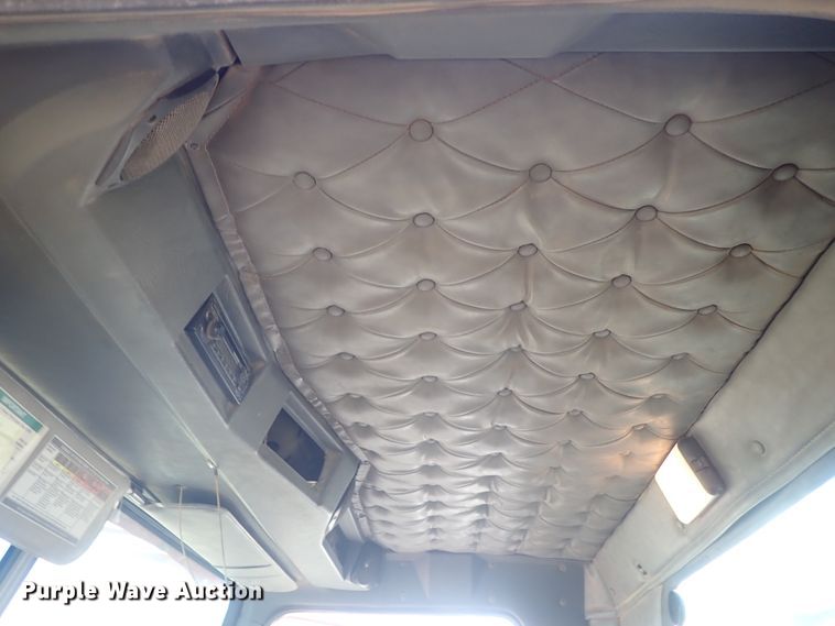 image for item DB7541 2010 Western Star 4900 semi truck