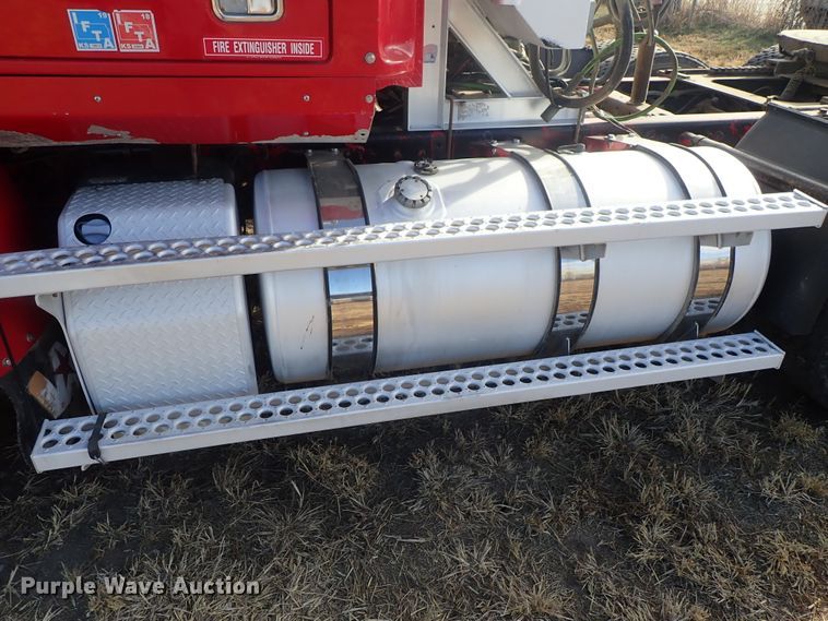 image for item DB7541 2010 Western Star 4900 semi truck