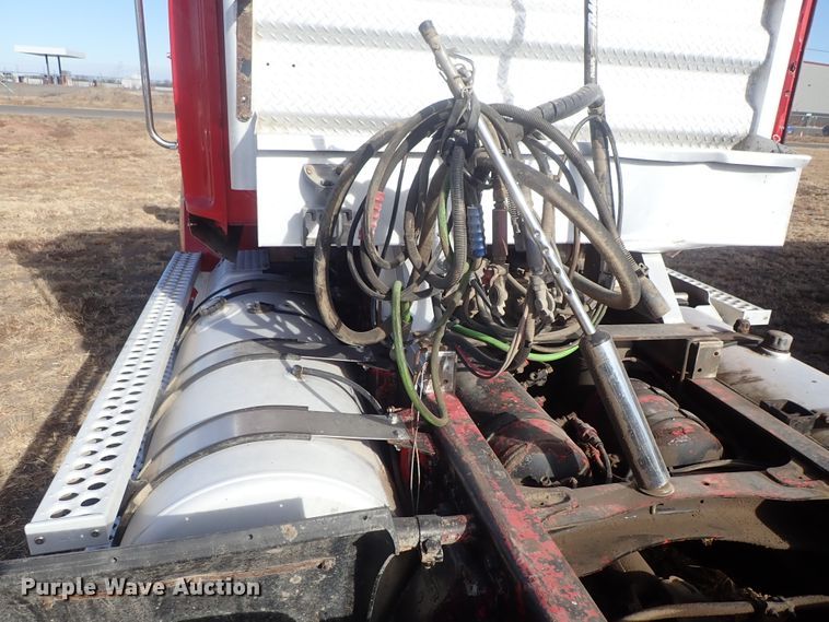 image for item DB7541 2010 Western Star 4900 semi truck