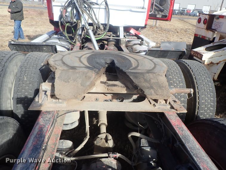 image for item DB7541 2010 Western Star 4900 semi truck