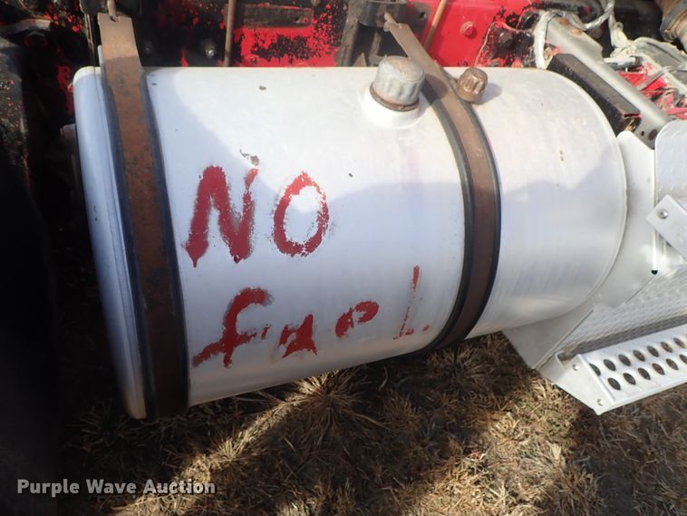 image for item DB7541 2010 Western Star 4900 semi truck