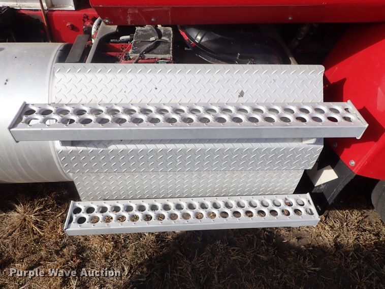 image for item DB7541 2010 Western Star 4900 semi truck