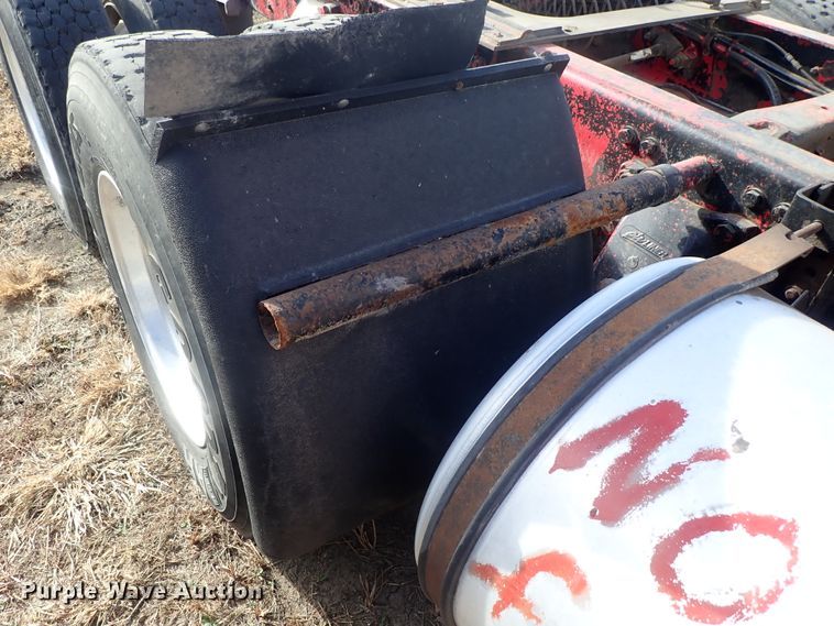 image for item DB7541 2010 Western Star 4900 semi truck