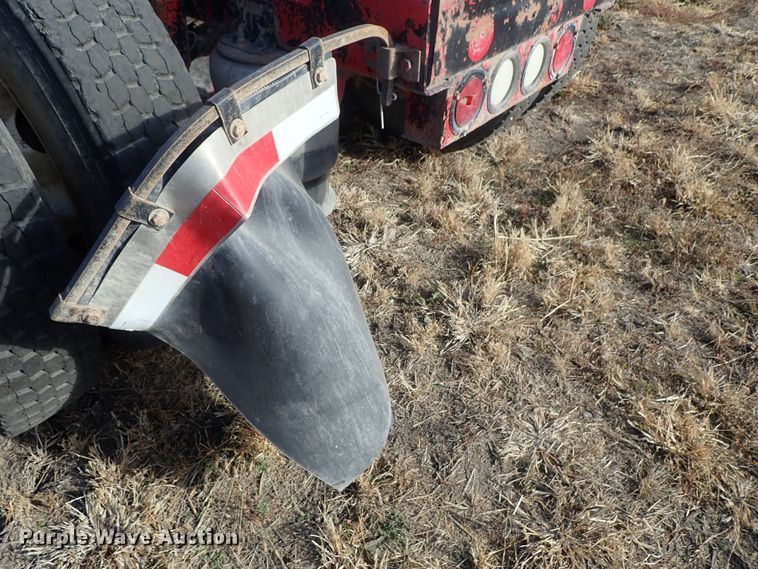 image for item DB7541 2010 Western Star 4900 semi truck