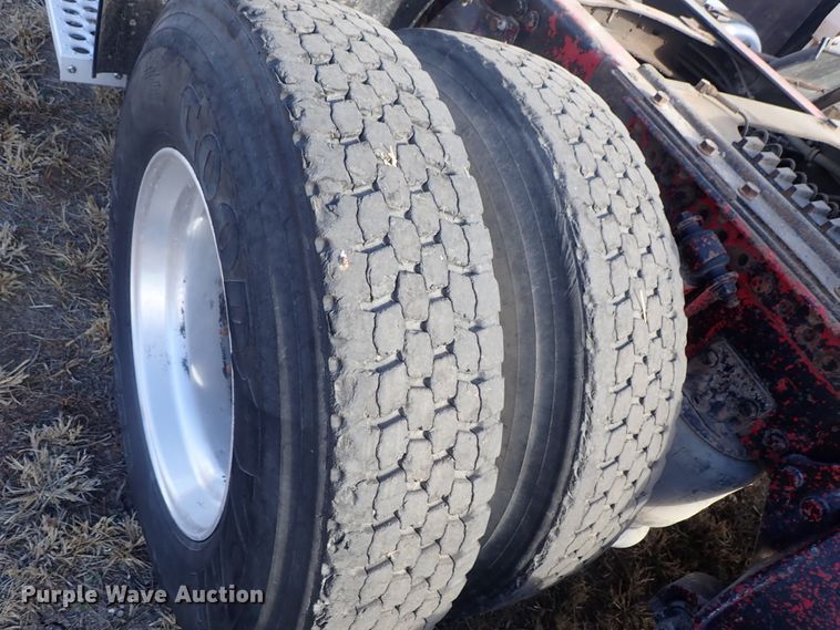 image for item DB7541 2010 Western Star 4900 semi truck