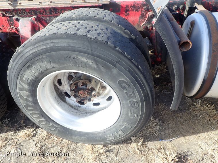 image for item DB7541 2010 Western Star 4900 semi truck