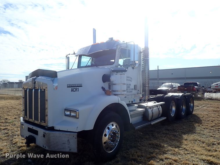 image for item DB7542 1996 Kenworth T800SF semi truck