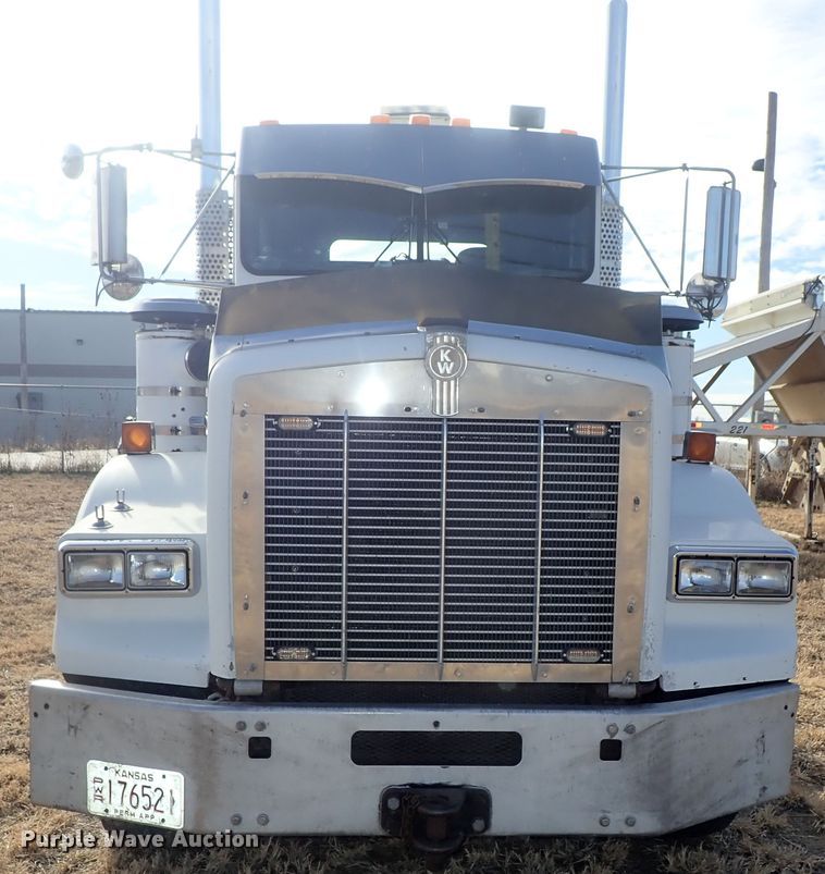 image for item DB7542 1996 Kenworth T800SF semi truck