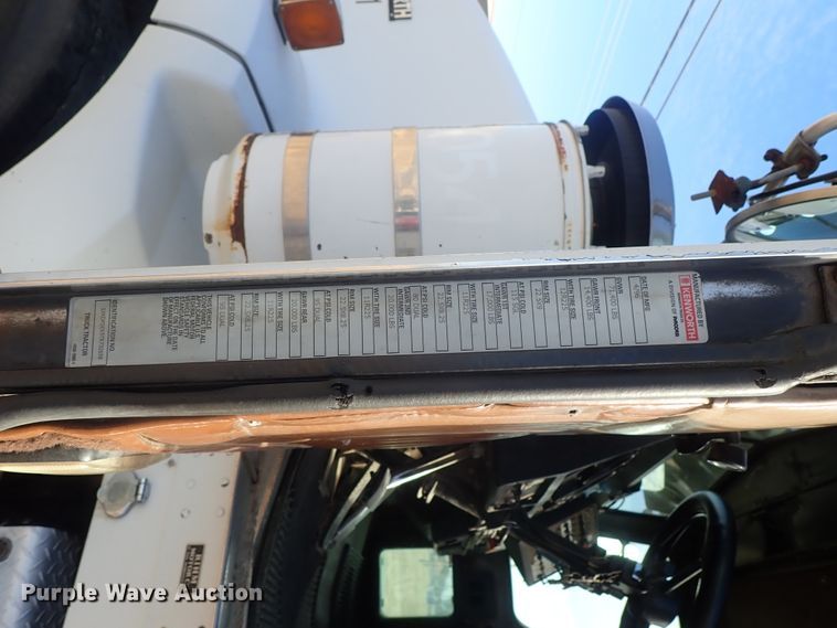 image for item DB7542 1996 Kenworth T800SF semi truck